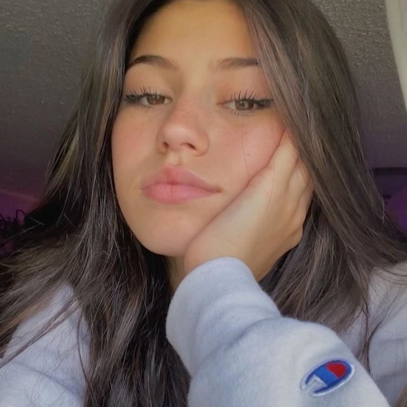 Meet your Posher, Emma - Picture 1 of 1